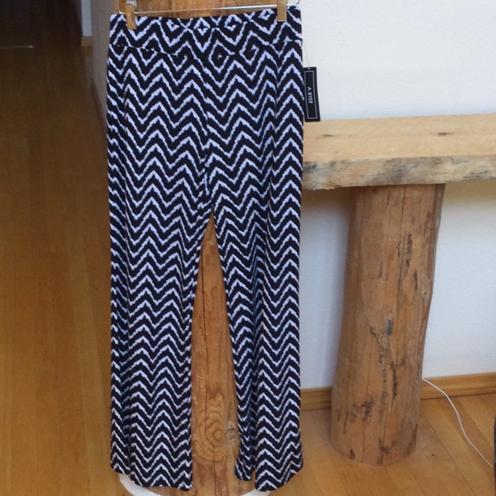 NWT A. Byer Black and White Zigzag Pattern Pants